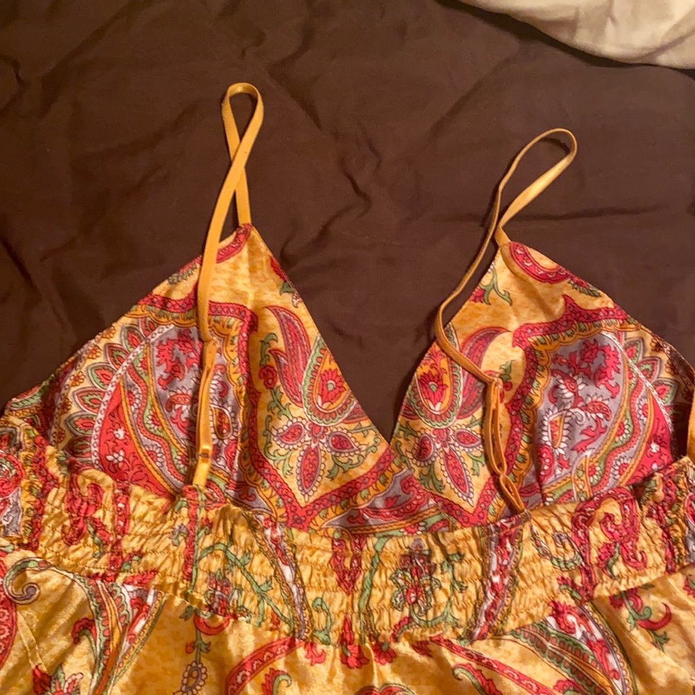 Ladies 100% silk paisley top elastic back